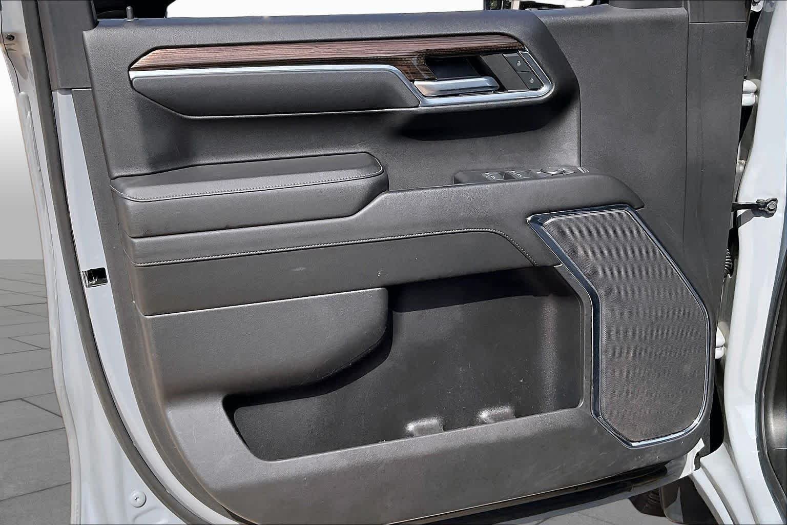 Used 2024 Slate Gray Metallic Chevrolet LT image 19