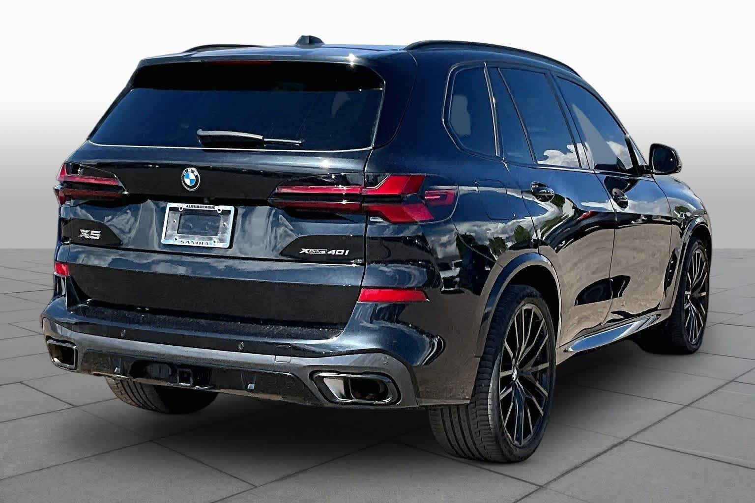 Used 2024 Black Sapphire Metallic BMW xDrive40i image 10