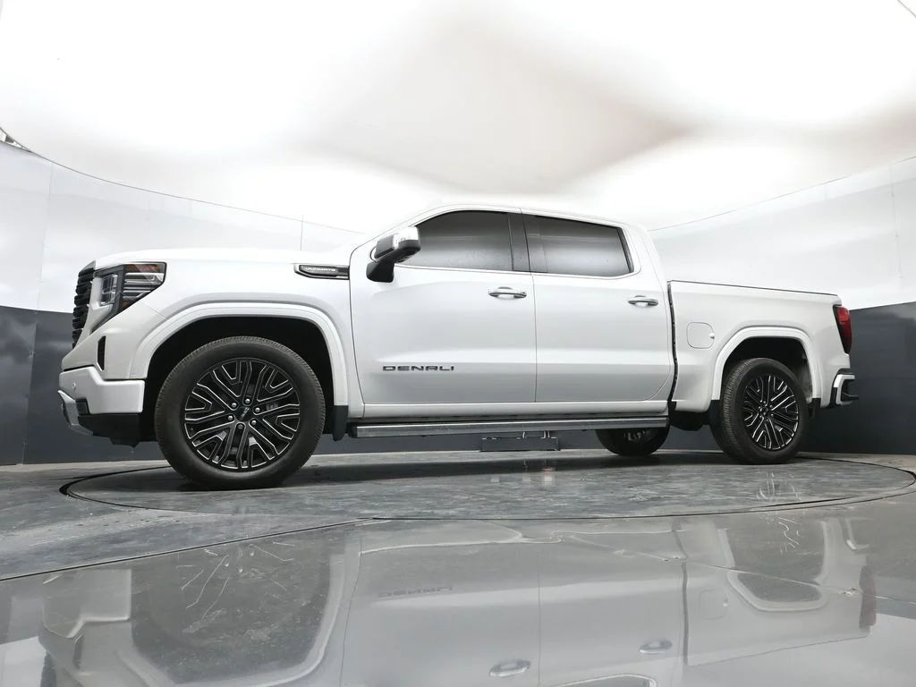 Used 2022 White GMC Denali Ultimate image 52