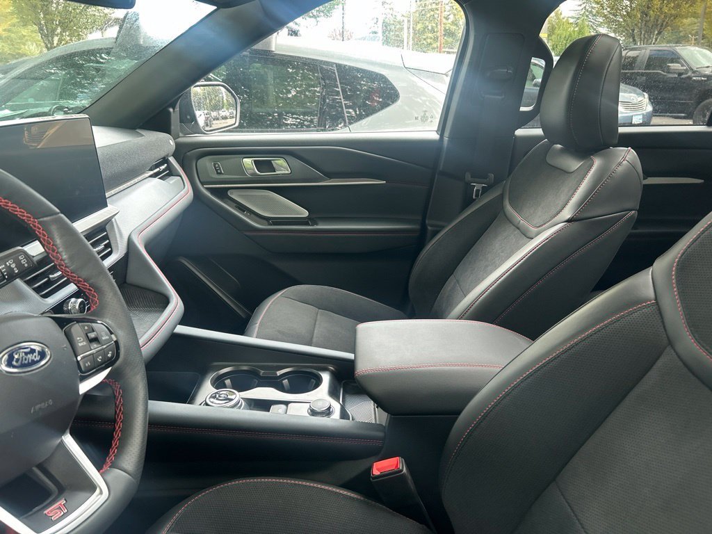 Used 2026 White Metallic Ford ST image 5