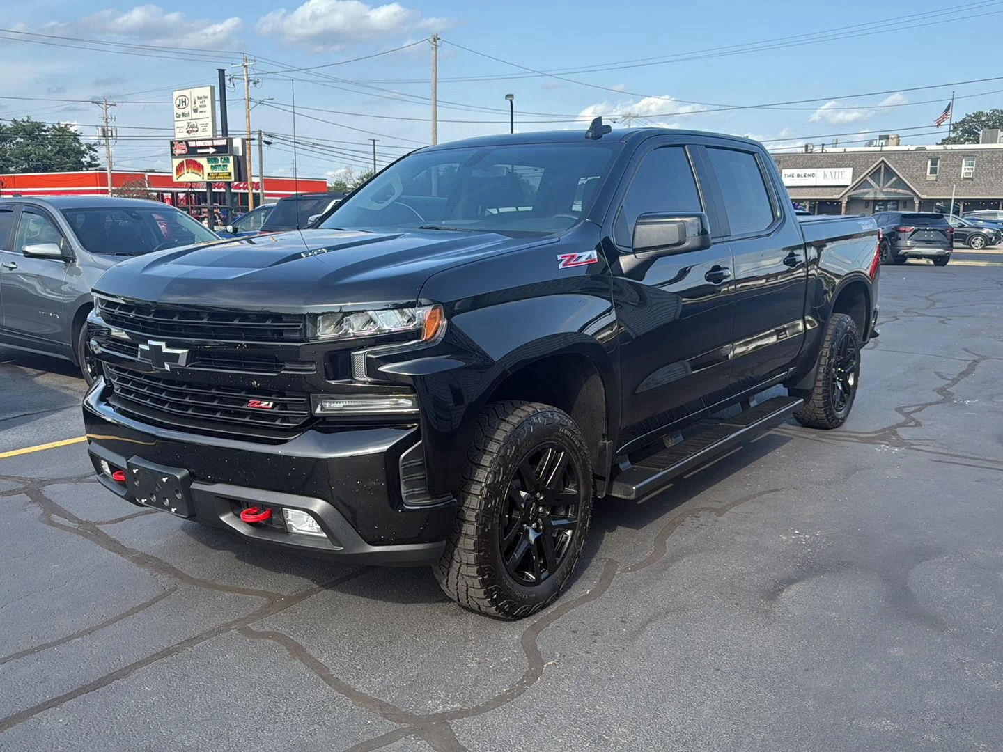 Used 2021 BLACK Chevrolet LT Trail Boss image 3