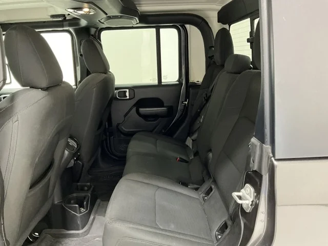 Used 2022  Jeep Willys image 17
