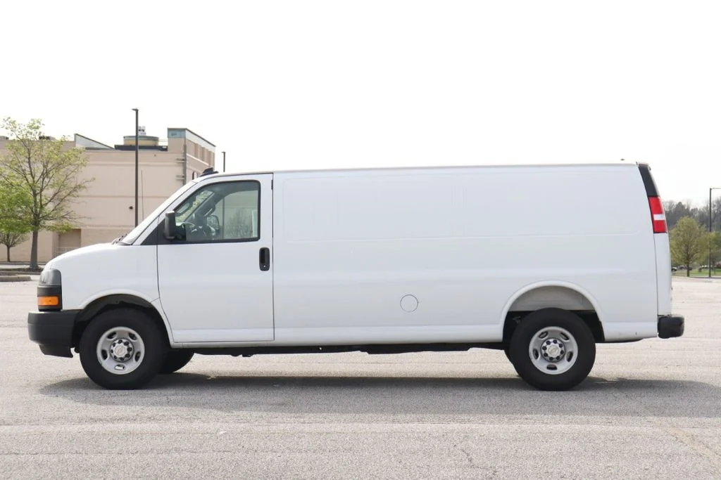 Used 2025 Summit White Chevrolet EXT image 6