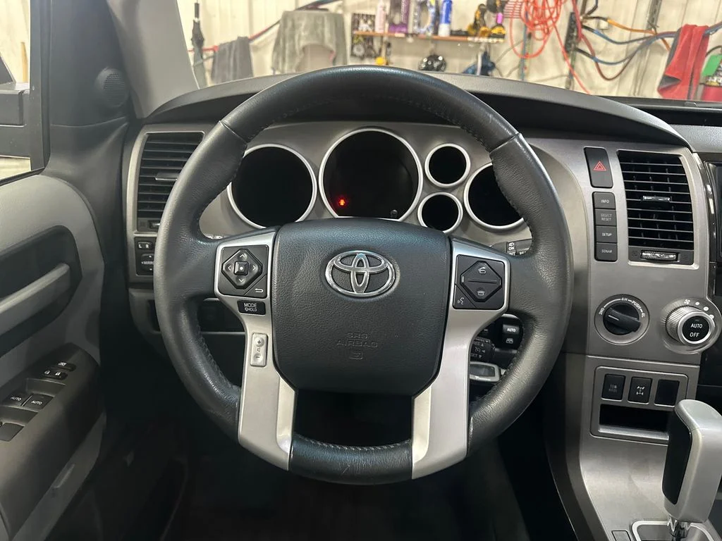 Used 2014 Black Toyota Limited image 20