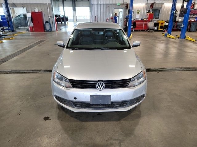 3VWD17AJ5EM221318