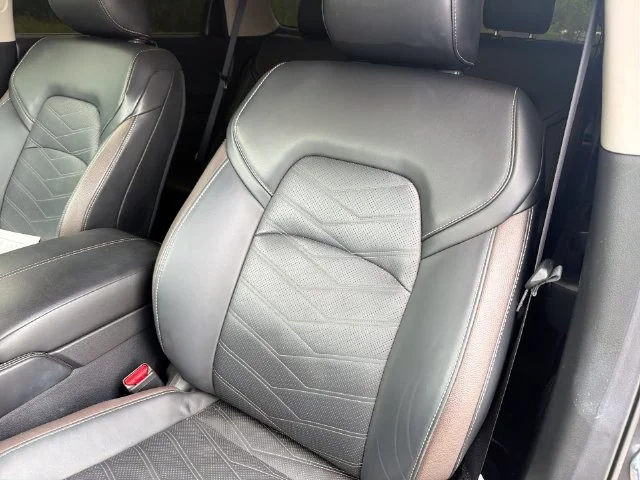 Used 2025 Gray Nissan Platinum image 14