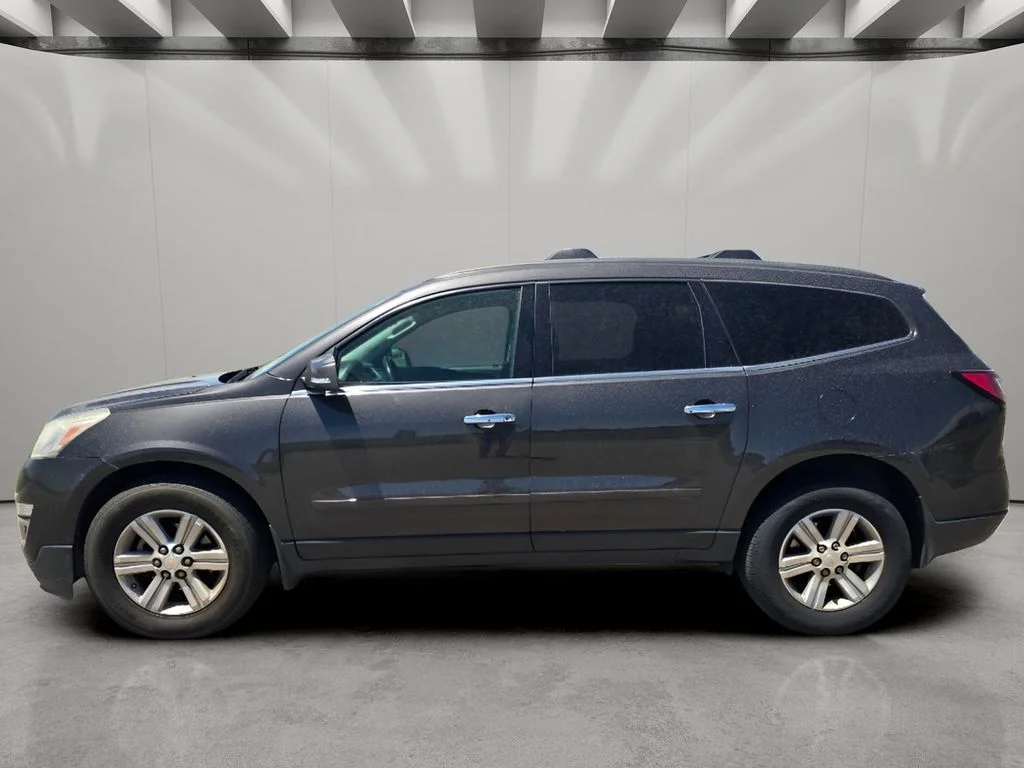 Used 2014 Tungsten Metallic Chevrolet LT image 2
