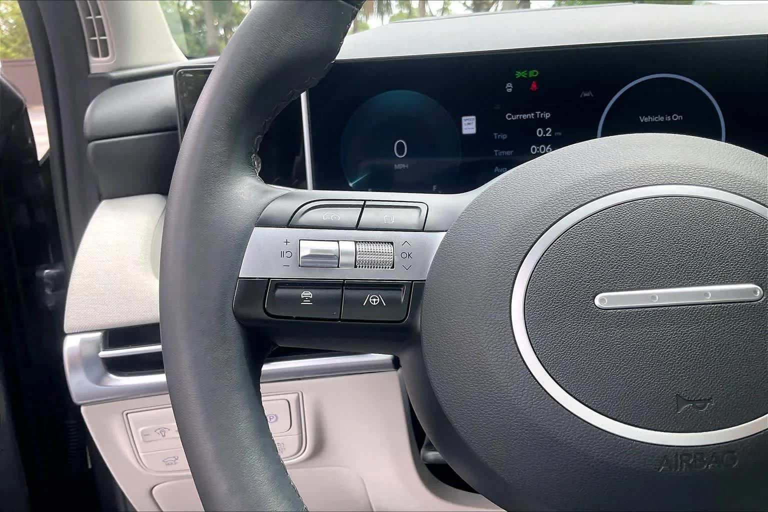 Used 2025 Titan Gray Hyundai Limited image 36