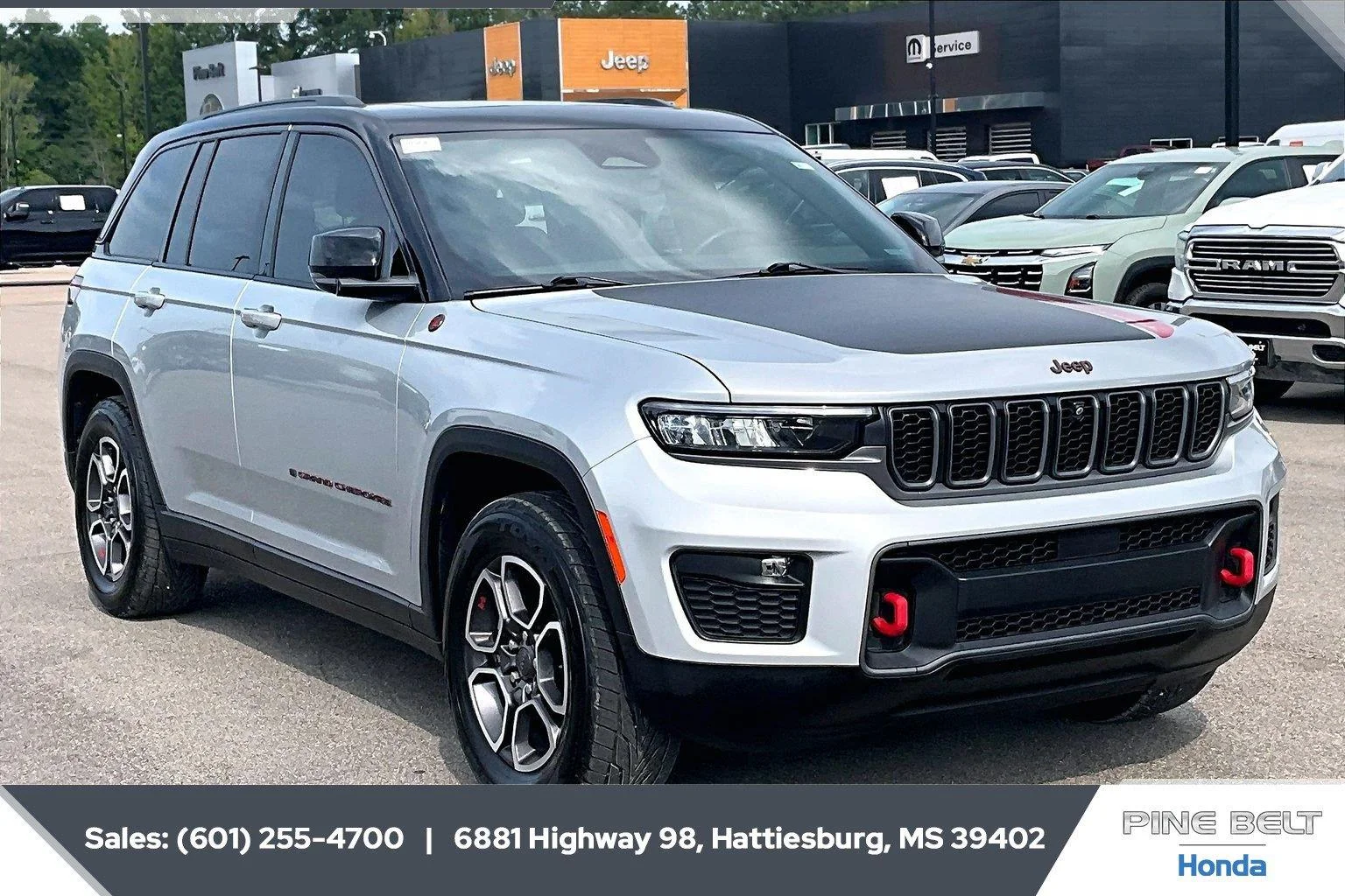 Used 2022 Silver Zynith Jeep Trailhawk image 2