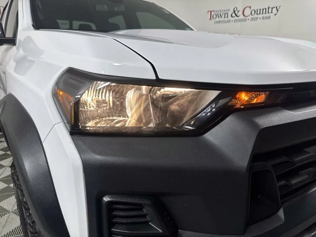 Used 2025 White Chevrolet Trail Boss image 4