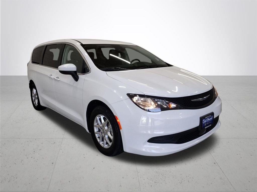 Used 2023 White Chrysler LX image 4