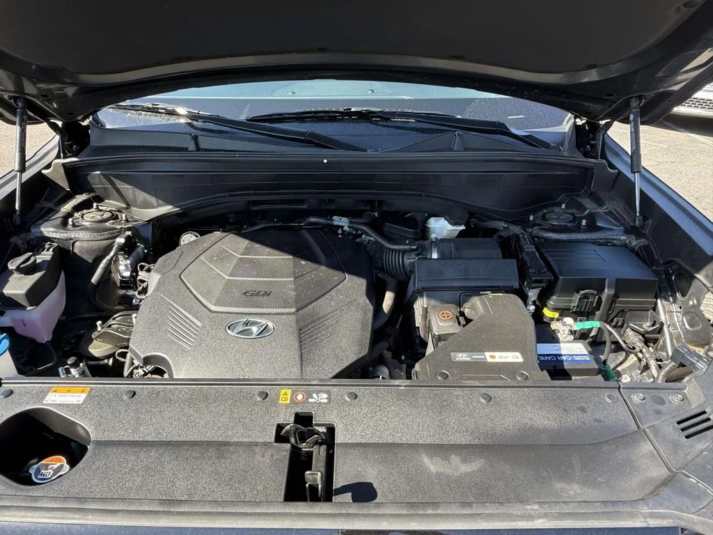 Used 2023 Black Hyundai SEL image 12