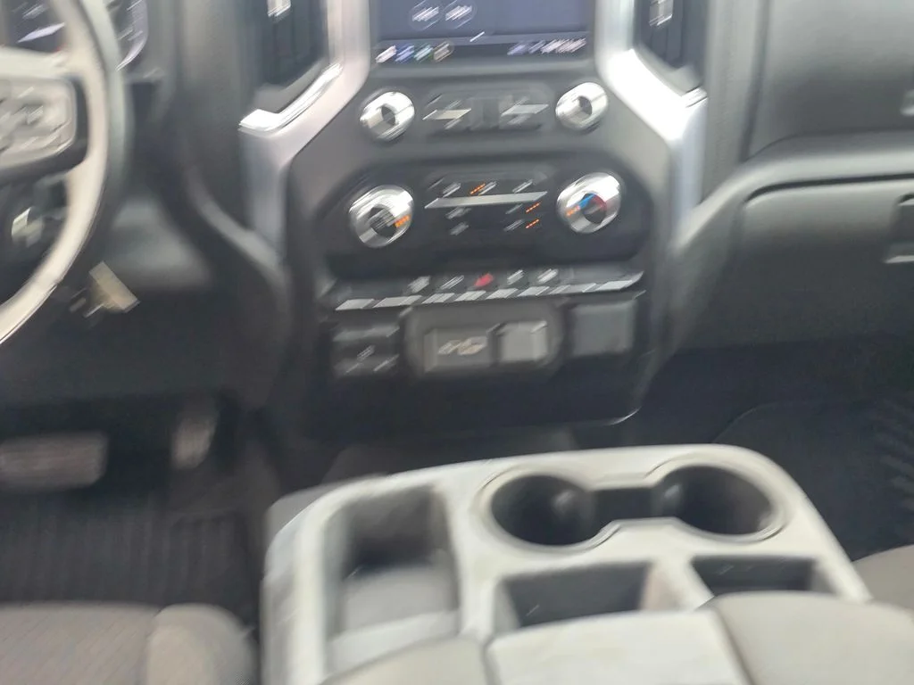 Used 2023 White GMC SLE image 18