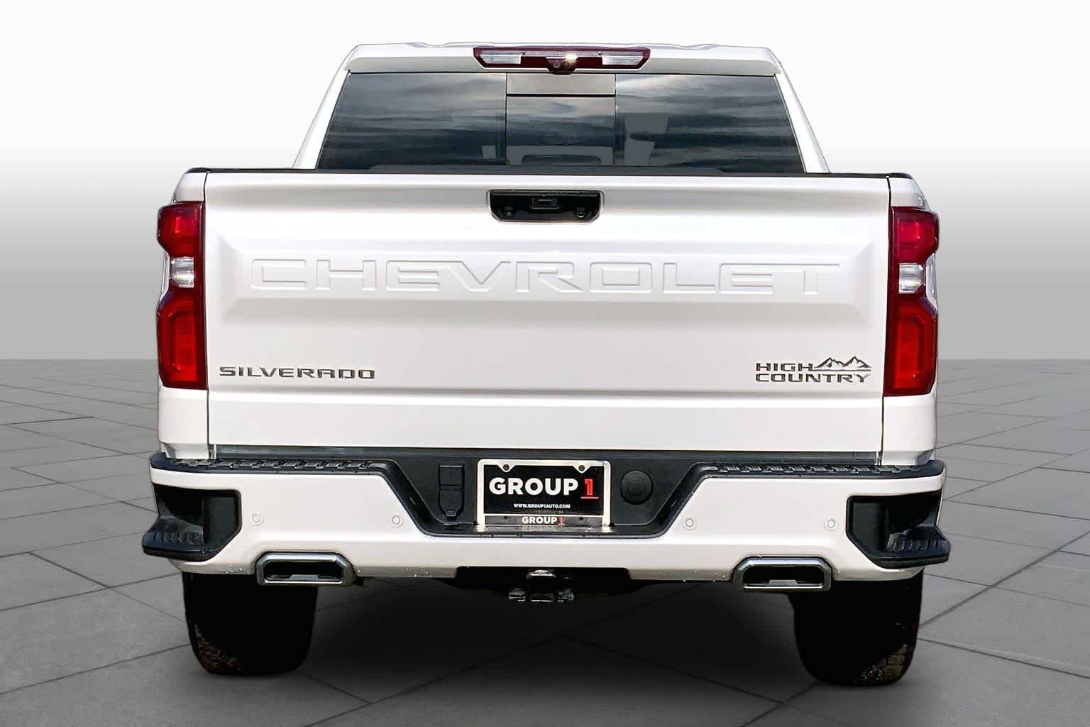 Used 2024 Iridescent Pearl Tricoat Chevrolet High Country image 5