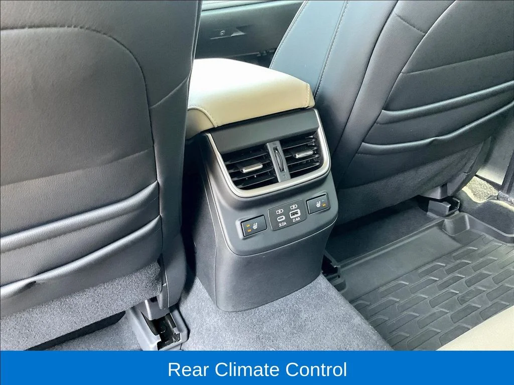 Used 2025 Crystal White Pearl Subaru Limited image 20