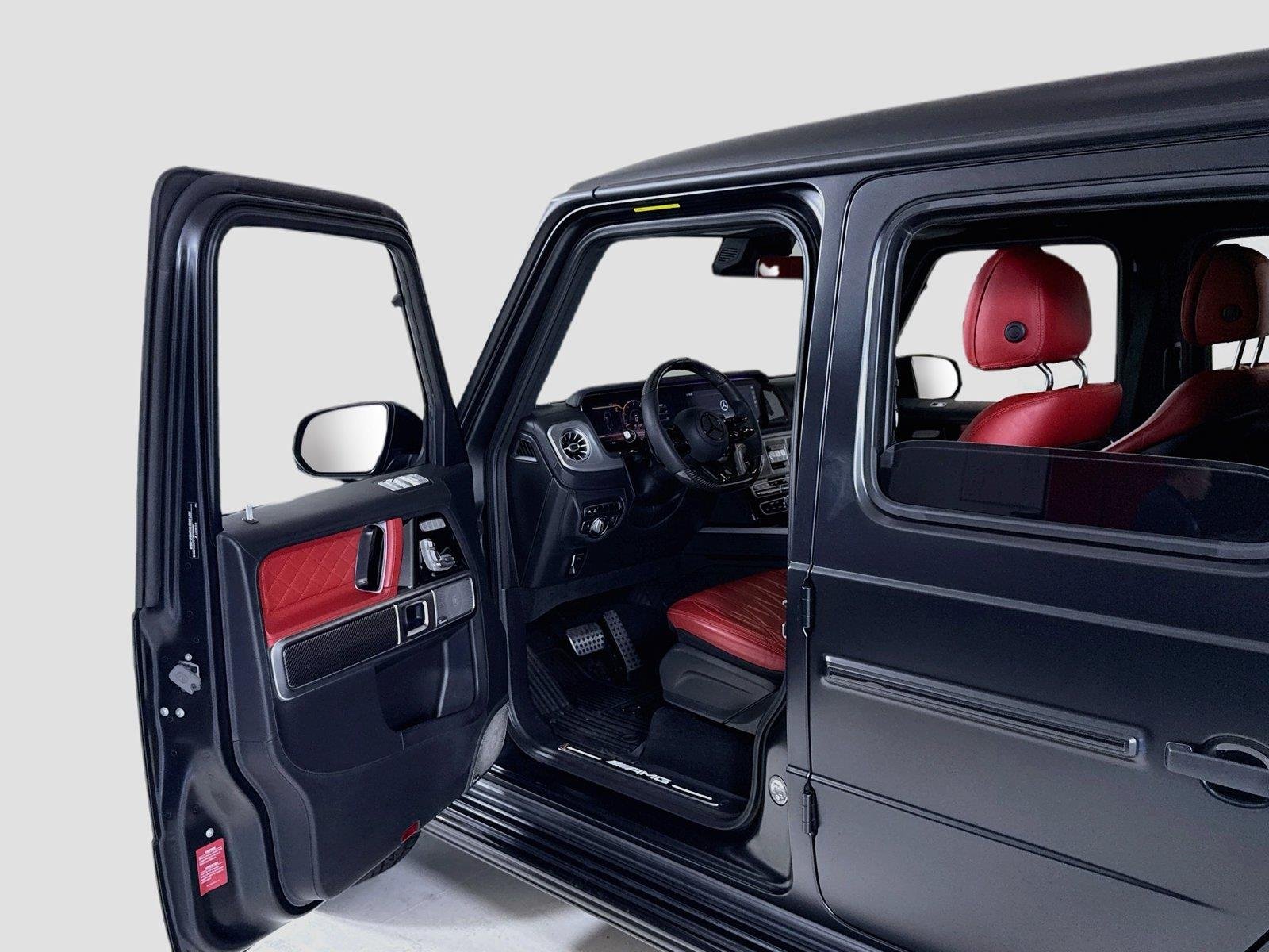Used 2024 Obsidian Black Mercedes-Benz AMG® G 63 | Exclusive Int Pkg | Carbon Fiber Trim image 11