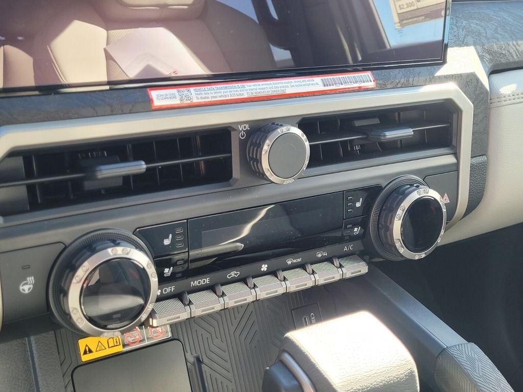 2025 Toyota Tacoma Limited - Photo 18
