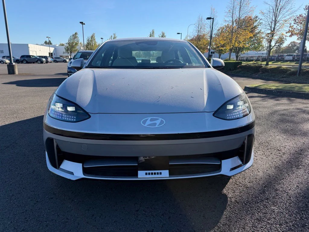 Used 2025 Curated Silver Hyundai SEL image 2