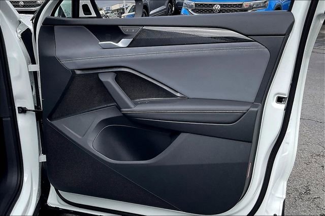 2025 Volkswagen Tiguan SE - Photo 27