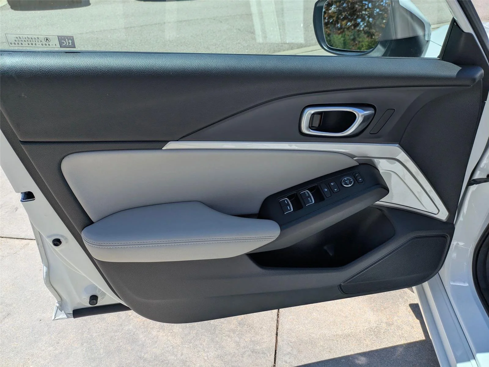 Used 2024 Platinum White Pearl Acura  image 11