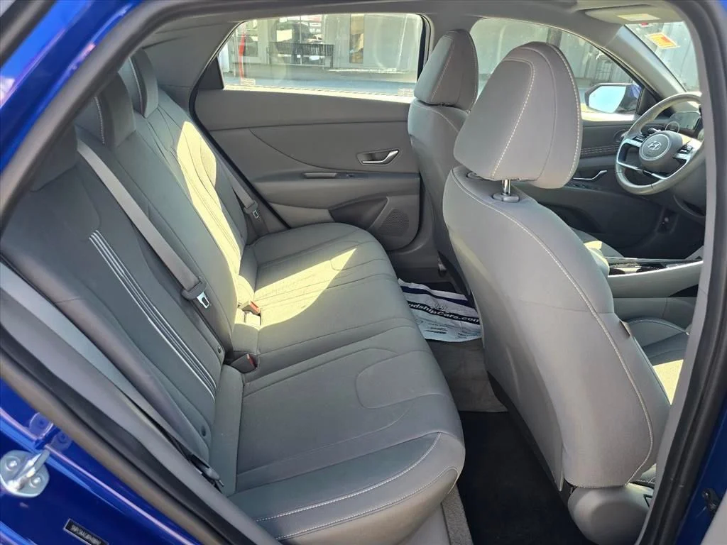 Used 2023 Blue Hyundai SEL image 13