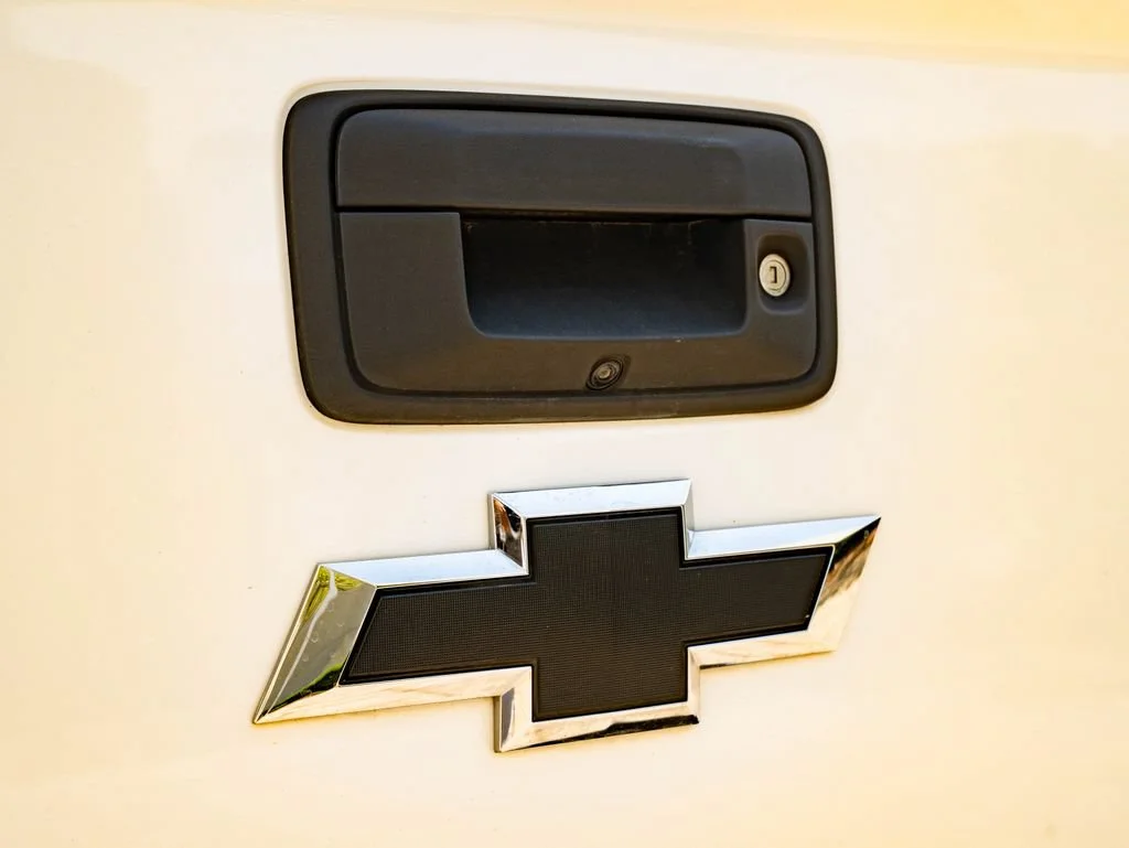 Used 2020 Summit White Chevrolet Work Truck image 17
