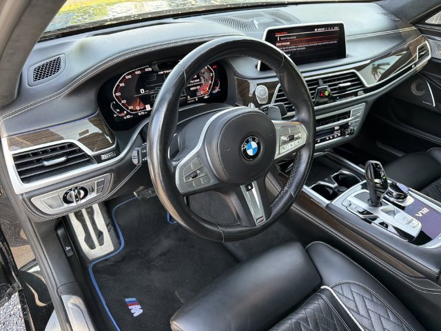Used 2022 Black Sapphire Metallic BMW M760i xDrive image 22