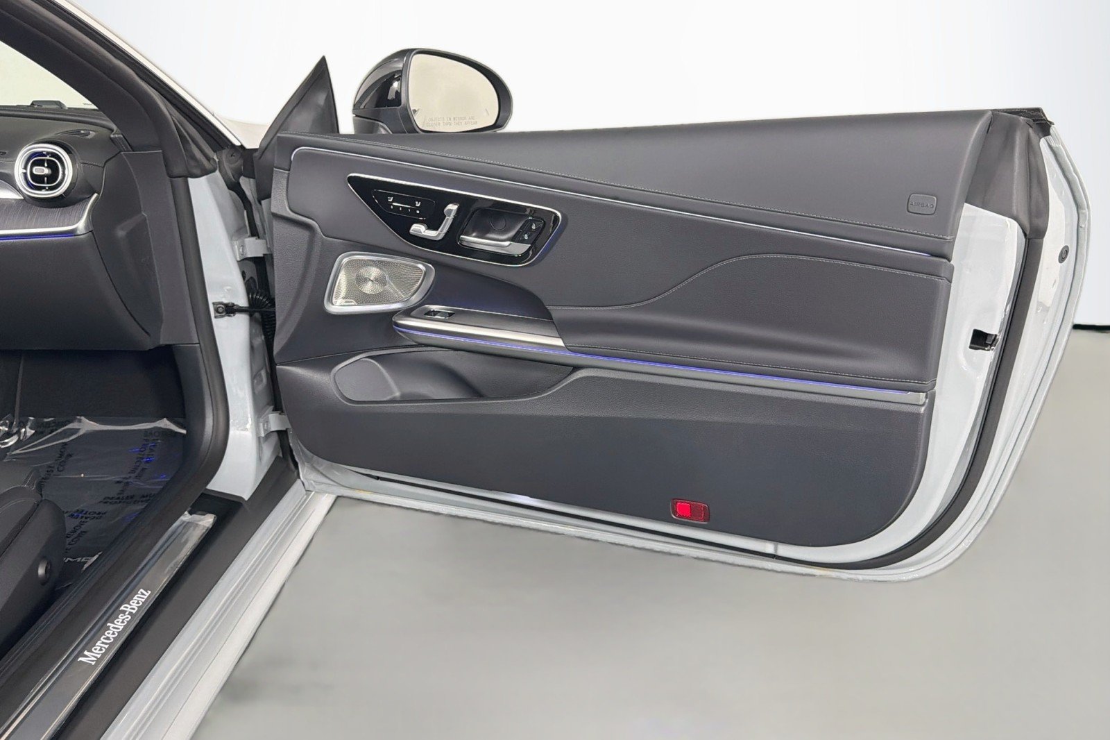 New 2026 MANUFAKTUR Alpine Grey Metallic Mercedes-Benz CLE 450 4MATIC® Cabriolet image 23