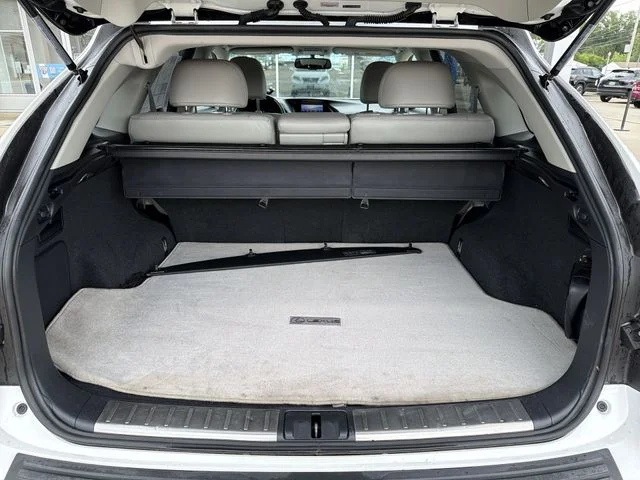 Used 2011  Lexus 450h image 26