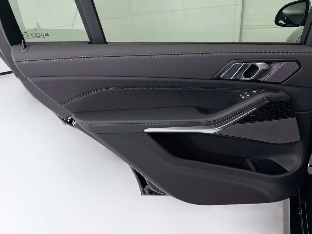 New 2027 Carbon Black Metallic BMW xDrive40i image 25