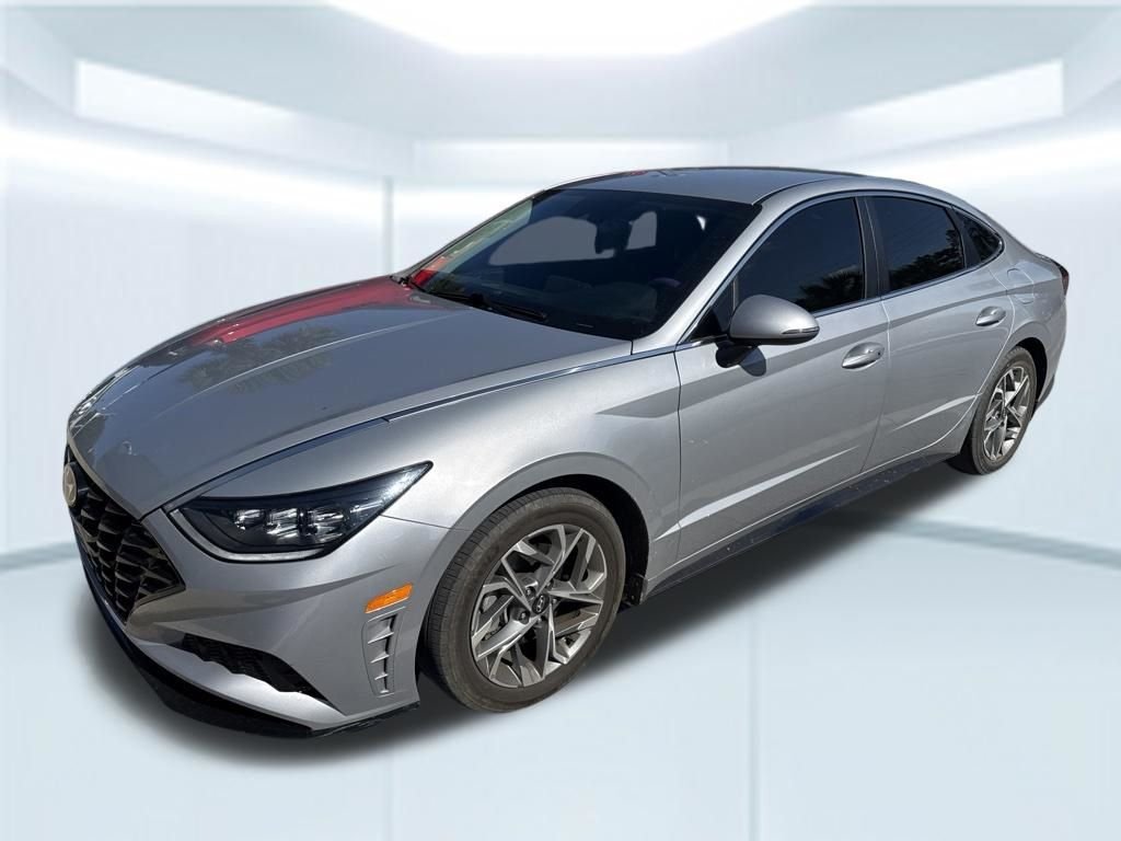 Used 2023 Silver Hyundai SEL image 11