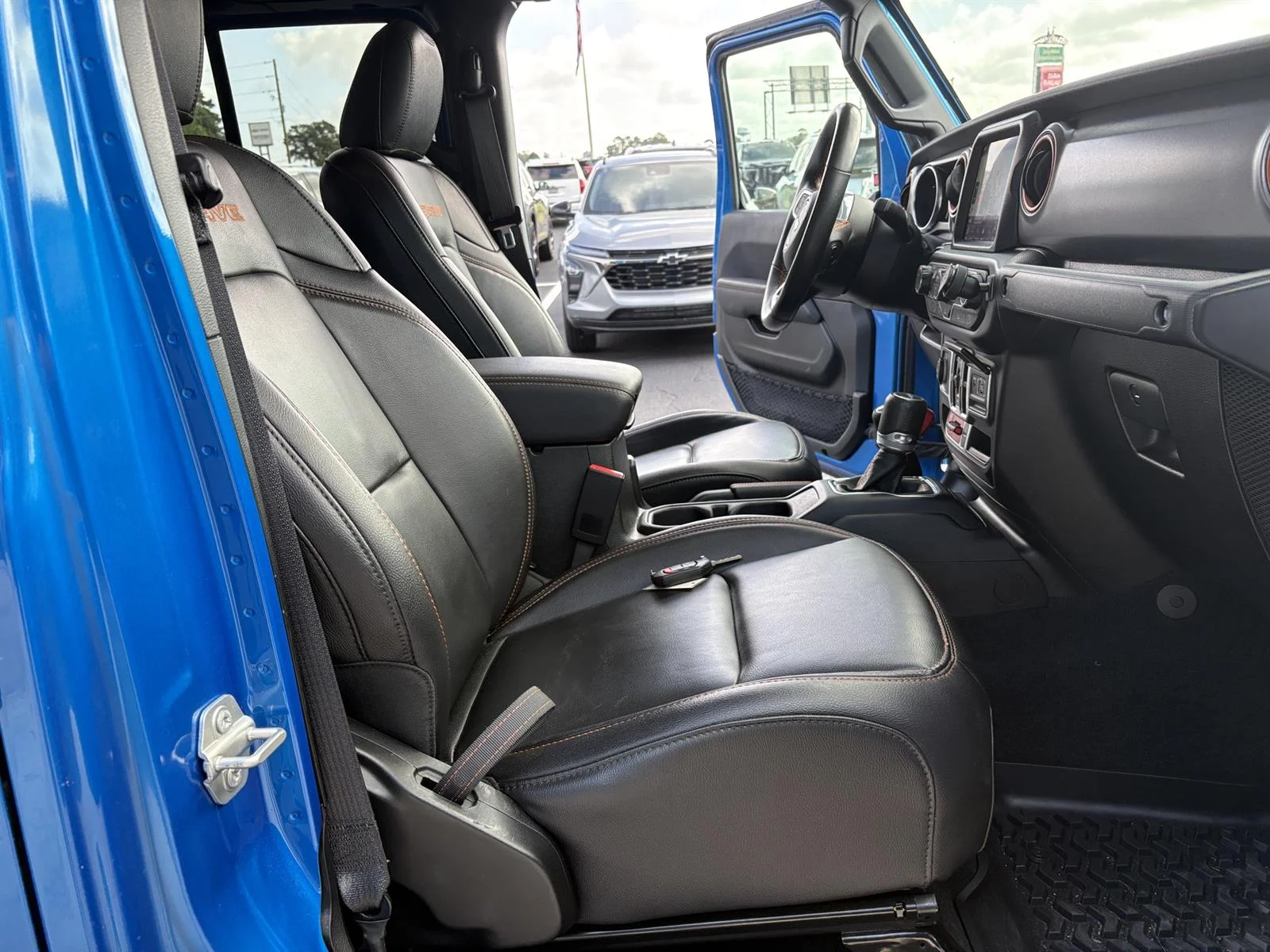Used 2023 Blue Jeep Mojave 4x4 image 17