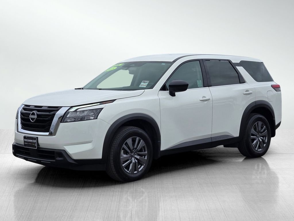 Used 2025 Glacier White Nissan S image 5