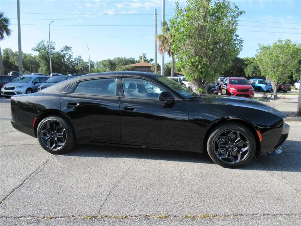 New 2026 Diamond Black Crystal Pearlcoat Dodge R/T image 2