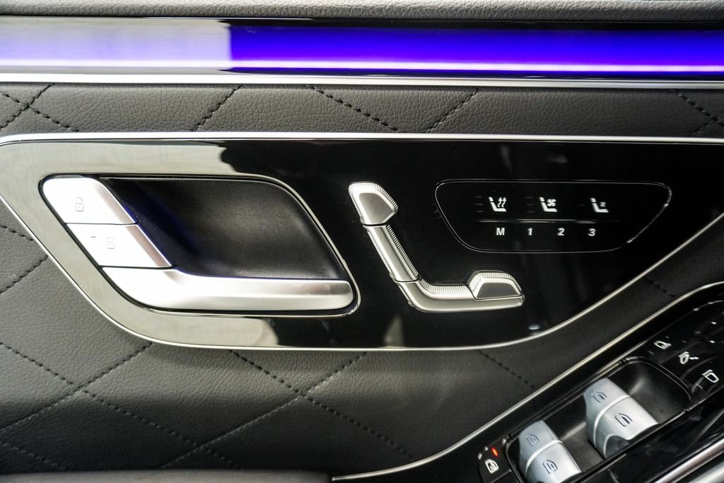 Used 2024 Black Mercedes-Benz S 580 image 24