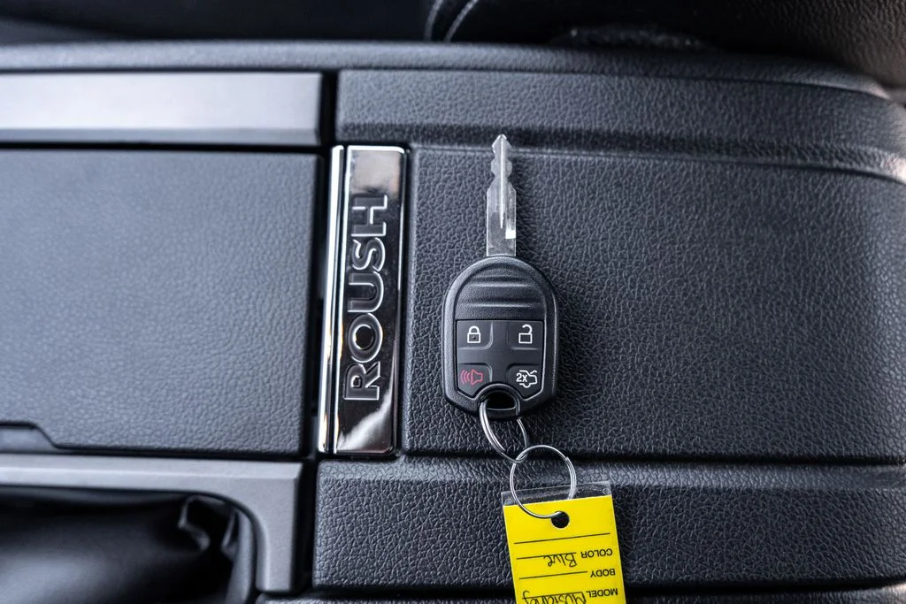 Used 2012 Blue Ford GT Premium image 33