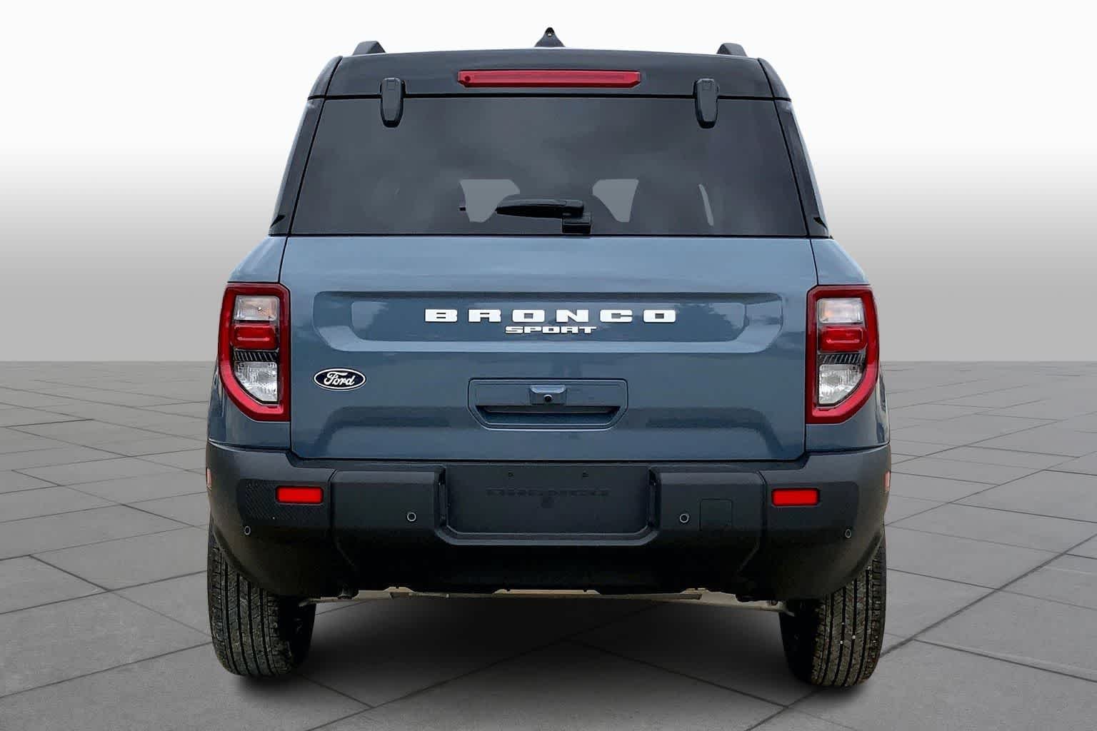 New 2026 Azure Gray Metallic Tri-Coat Ford Outer Banks® image 4
