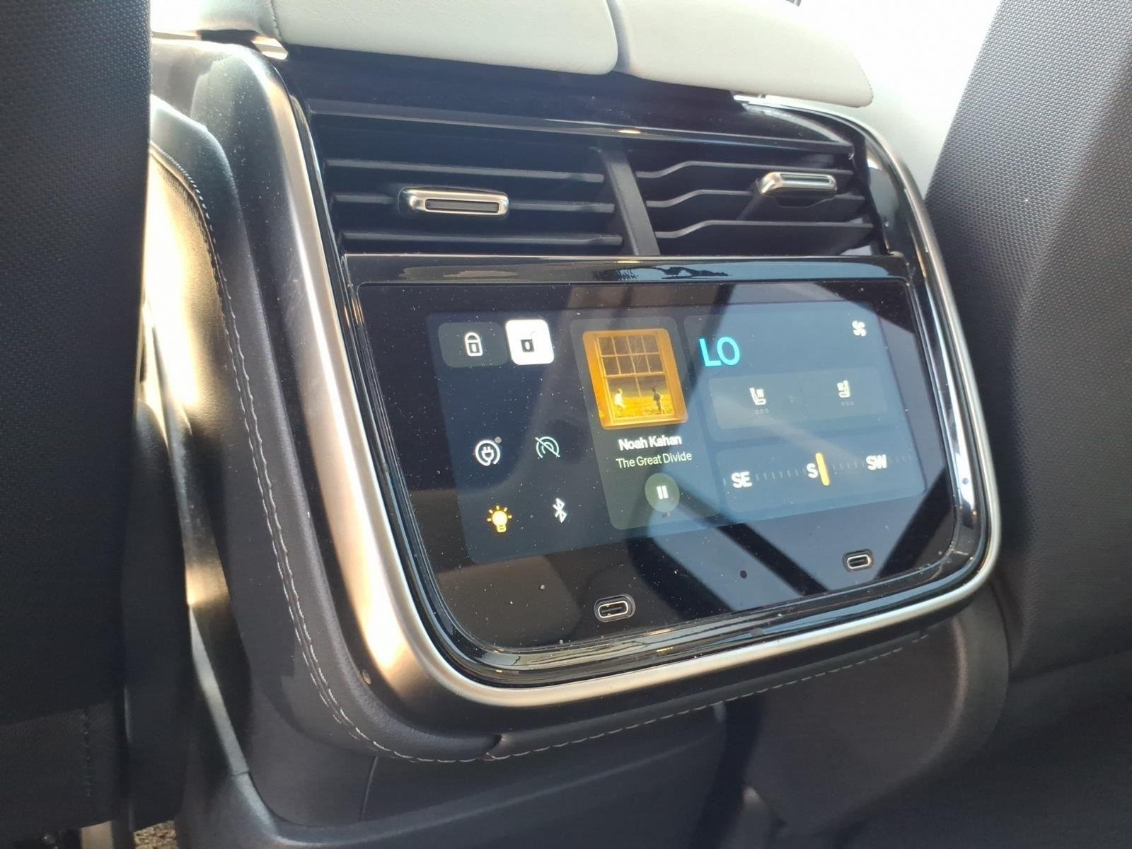 Used 2024  Rivian Adventure image 18