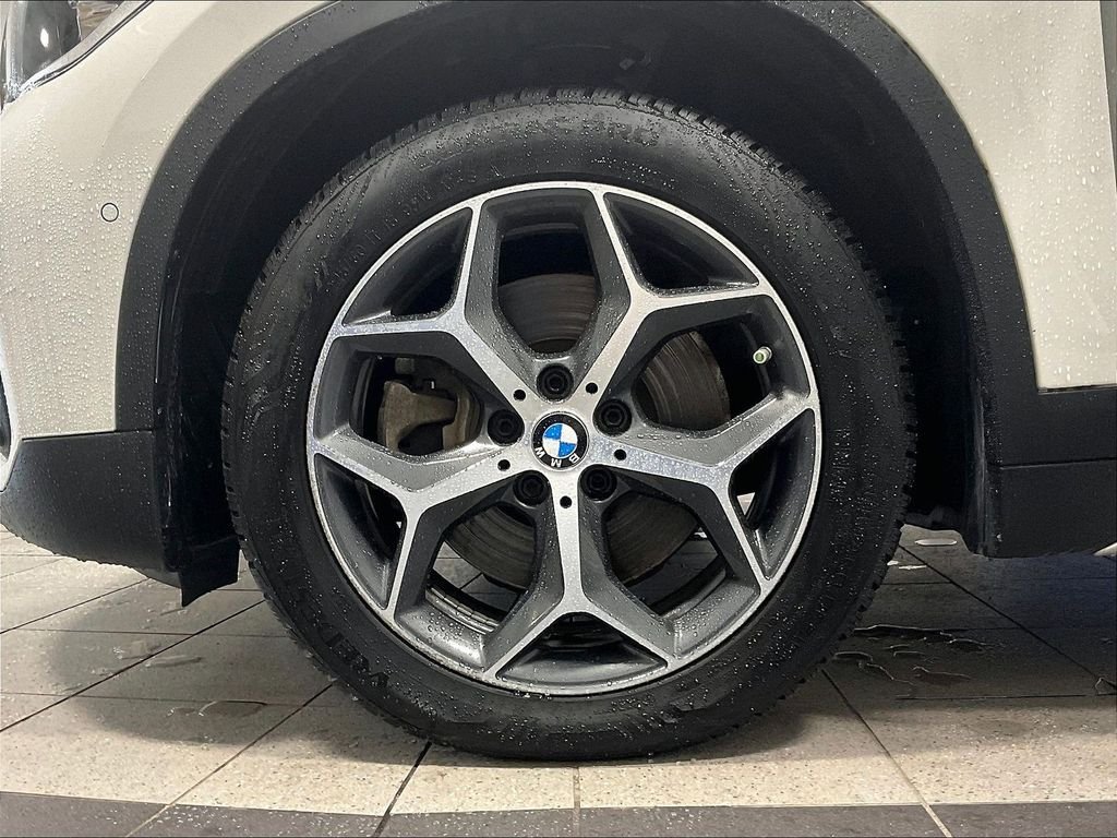 Used 2017 White BMW xDrive28i image 7