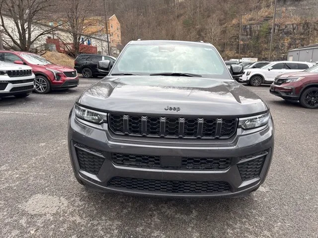 Used 2026 Gray Jeep Altitude image 8