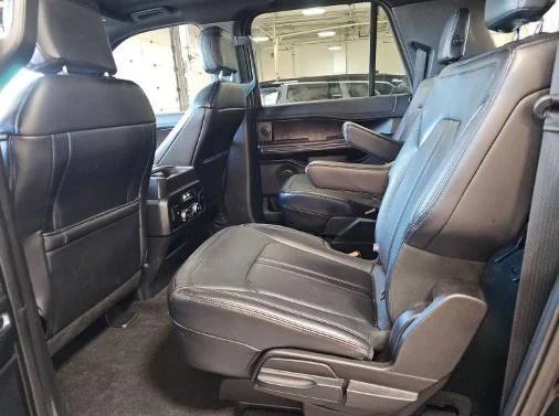 Used 2019  Ford Limited image 6