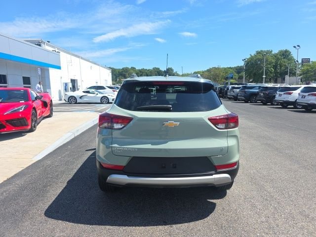 Used 2026 Green Chevrolet LT image 3