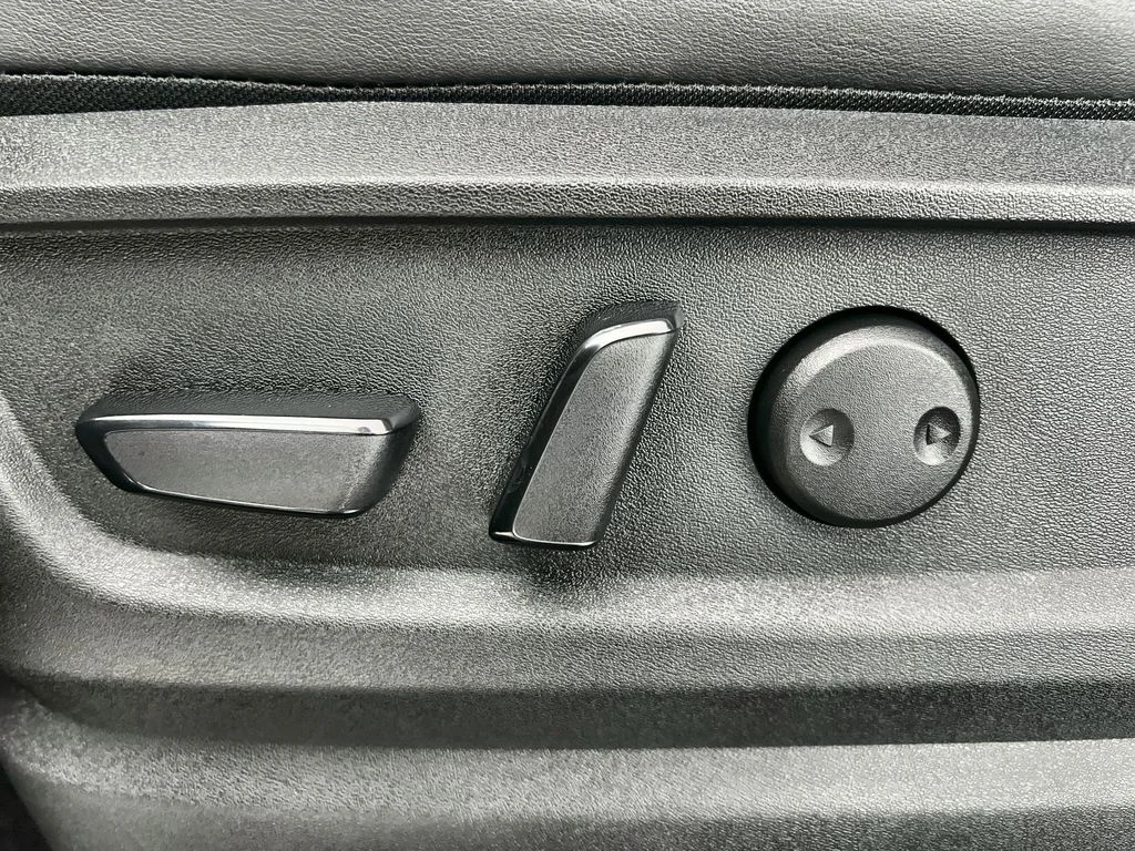 New 2026 Gun Metallic Nissan SL image 14