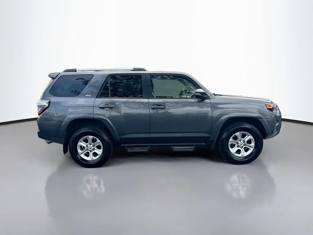 Used 2021 Magnetic Gray Metallic Toyota SR5 Premium image 8