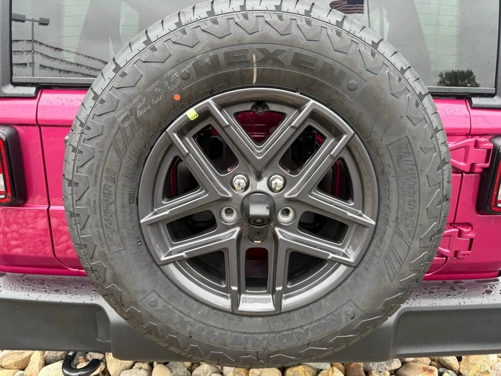 New 2026 Tuscadero Pearl-Coat Exterior Paint Jeep Sport S image 42