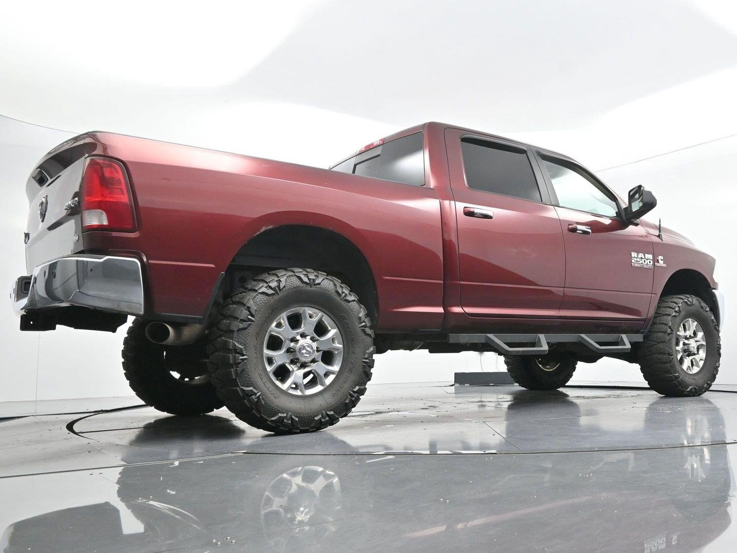 Used 2017 Delmonico Red Pearlcoat Ram Big Horn image 46