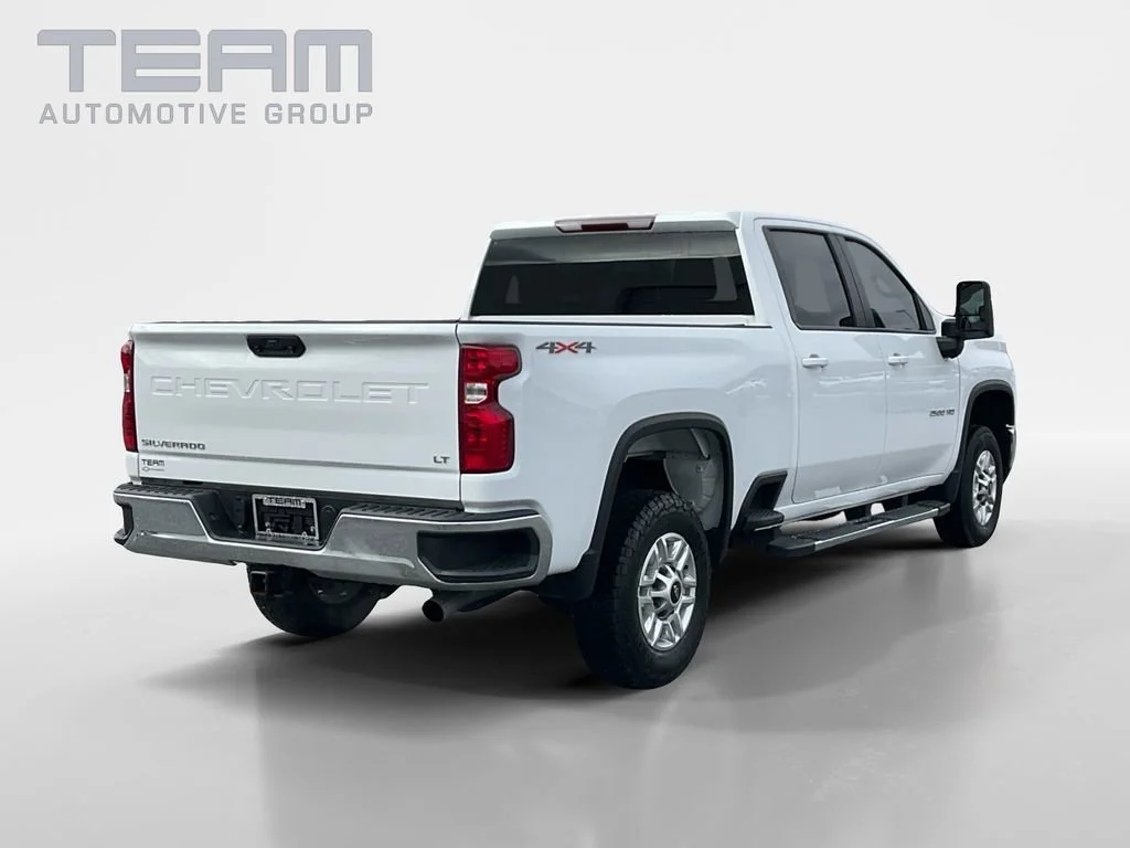 Used 2024 Summit White Chevrolet LT image 7