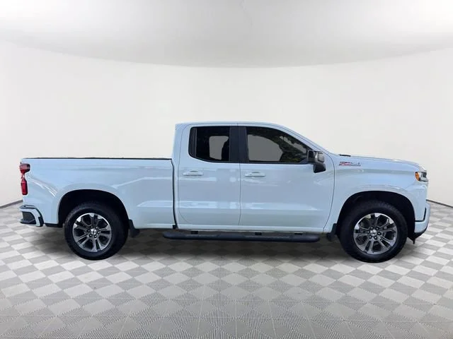Used 2019 SUMMIT WHITE Chevrolet RST image 4