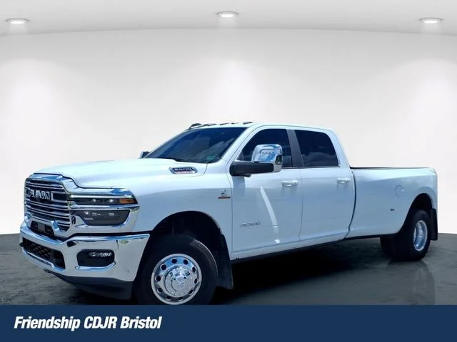 Used 2025 White Ram Laramie image 1