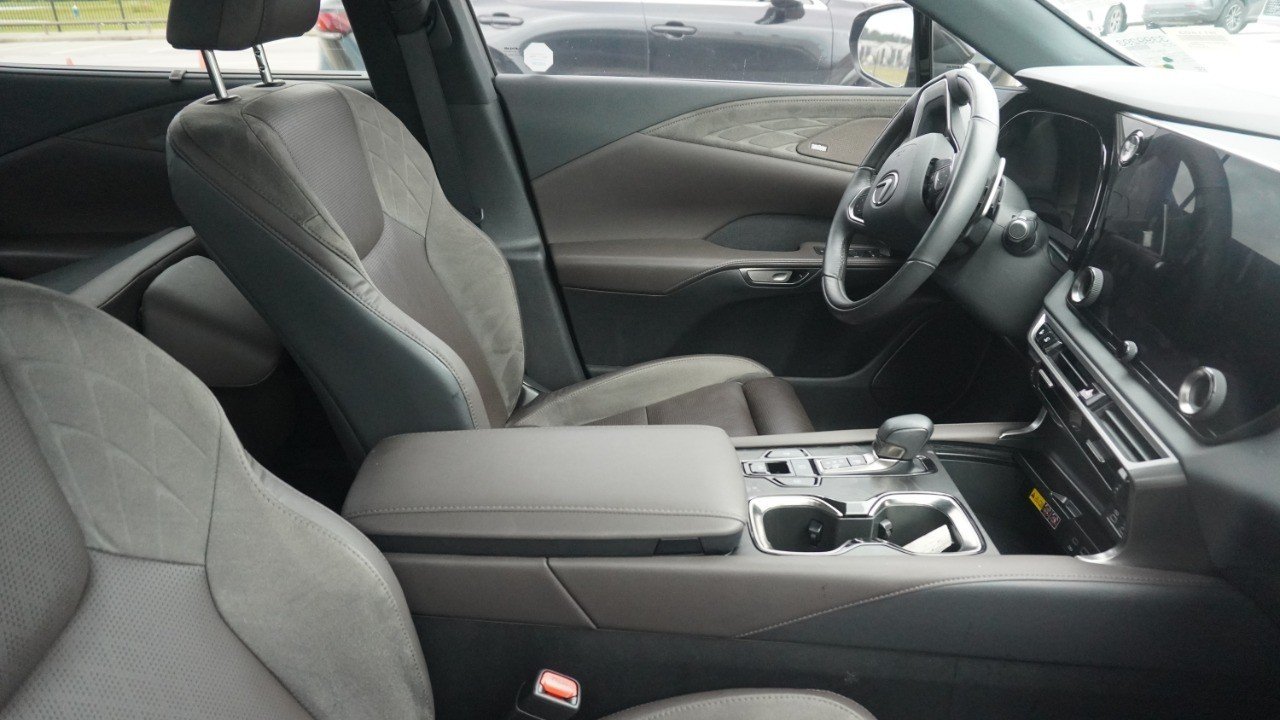 Used 2023 Black Lexus RX 350 Luxury image 10